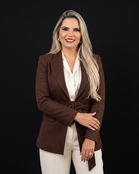 Professora Raquel Tiveron, corpo docente da Formação